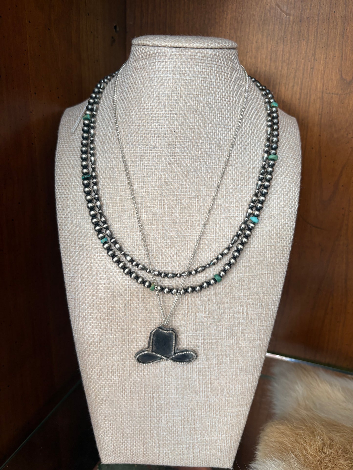 Sombrero Pendant Necklace