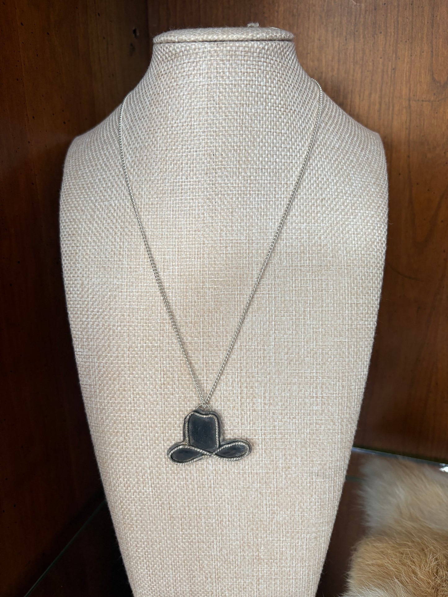 Sombrero Pendant Necklace